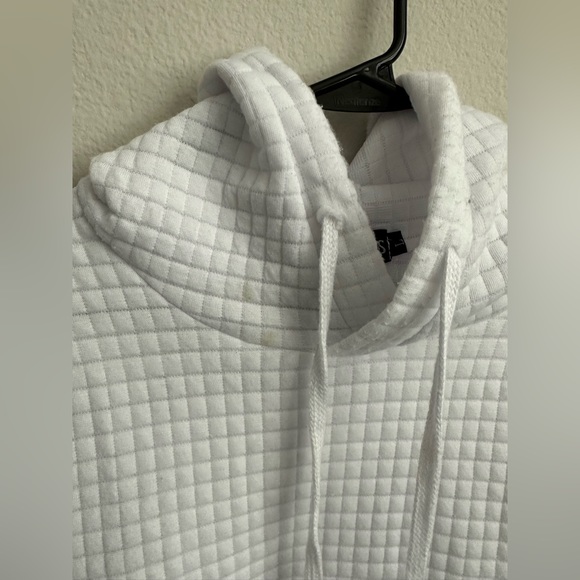 White textured, extremely soft and comfy men’s hoodie - Picture 4 of 7